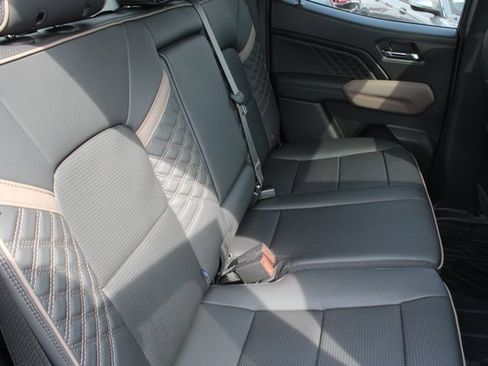 New 2026 GMC Canyon Denali w/ LPO, Denali Black Edition image 25