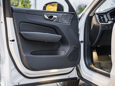 New 2026 Volvo XC60 B5 Ultra w/ Climate Package image 37