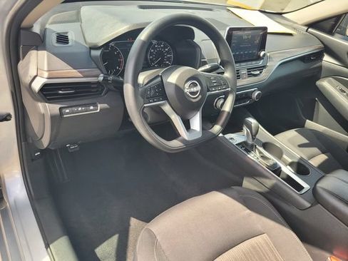 Certified 2025 Nissan Altima 2.5 SV FWD image 12