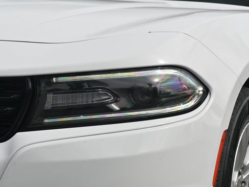 Used 2019 Dodge Charger SXT w/ Driver Confidence Group RWD image 6