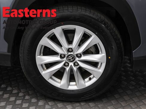 Used 2024 Toyota Corolla Cross LE image 29