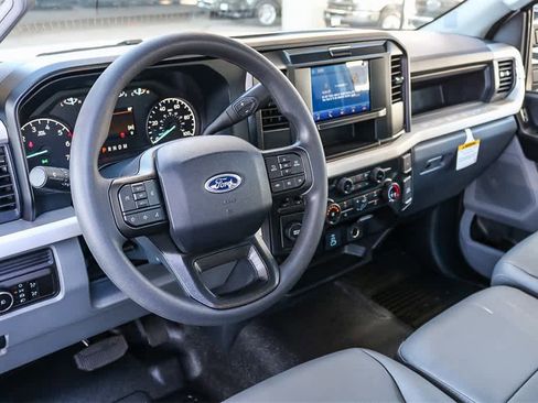 New 2026 Ford F250 XL w/ XL Chrome Package image 19