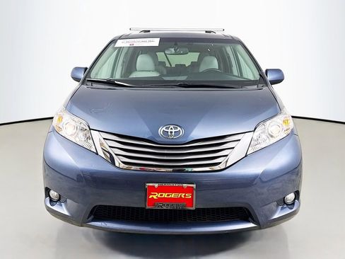 Certified 2017 Toyota Sienna XLE image 2