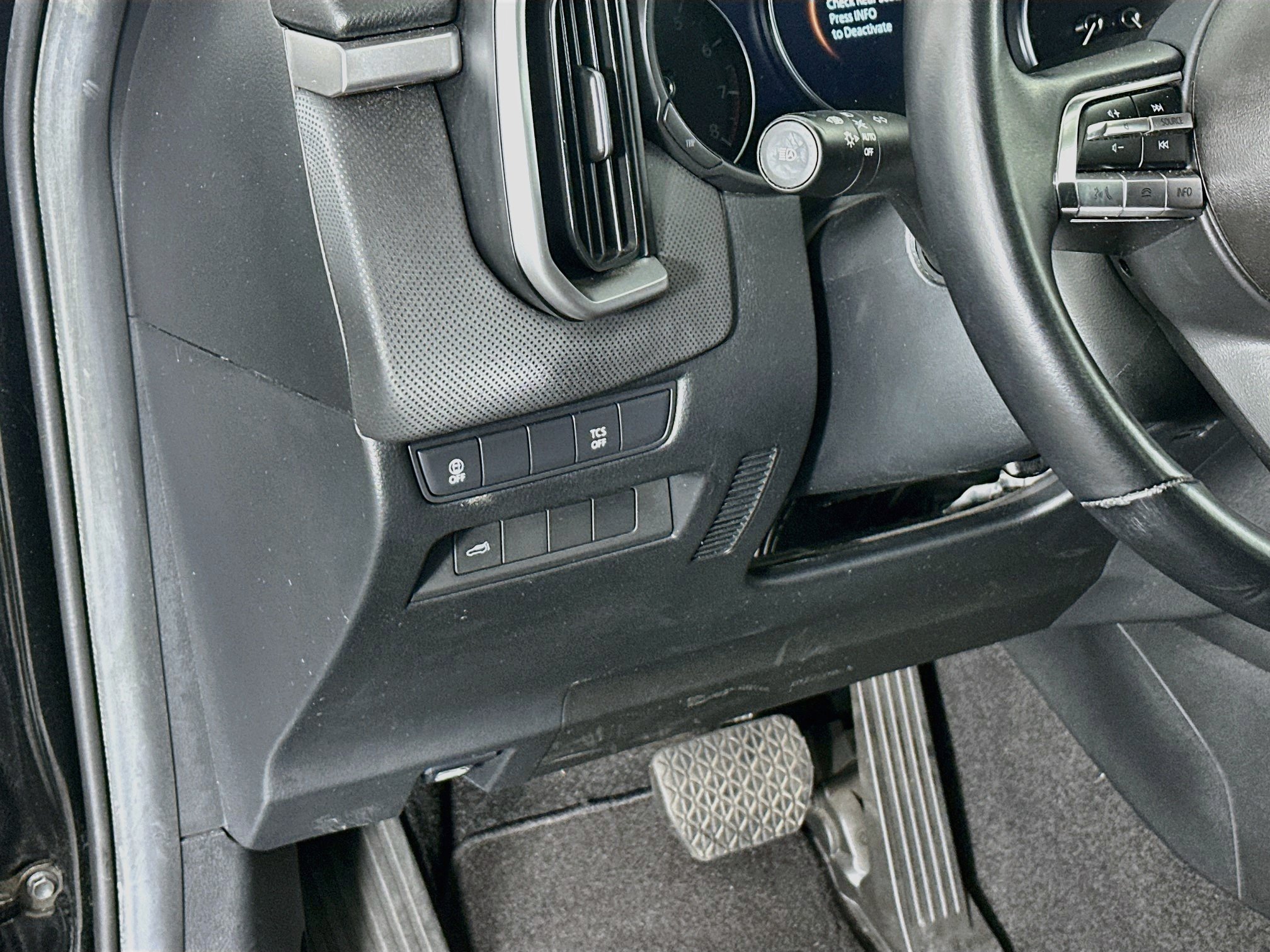 Used 2025 MAZDA CX-50 AWD 2.5 S w/ Preferred Package image 17