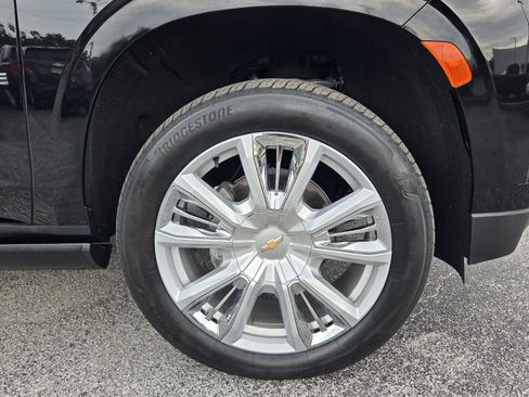 Used 2024 Chevrolet Tahoe High Country AWD/4WD image 9
