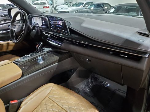 Used 2022 Cadillac Escalade ESV Premium Luxury AWD/4WD image 15