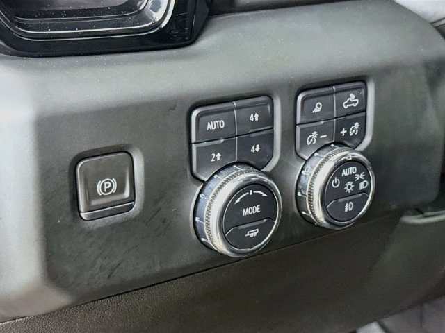 Used 2024 GMC Sierra 1500 AT4 w/ AT4 Preferred Package AWD/4WD image 15