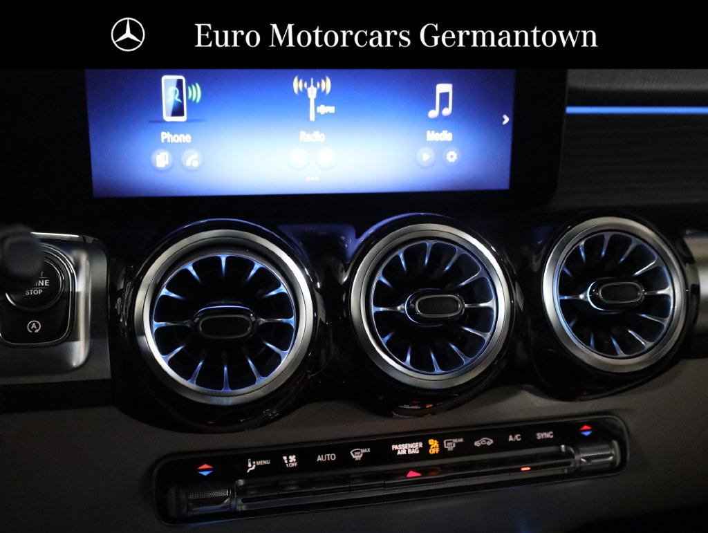 Used 2026 Mercedes-Benz GLB 250 4MATIC image 23