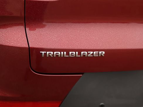 Used 2024 Chevrolet TrailBlazer LT w/ LT Cold Weather Package FWD image 30