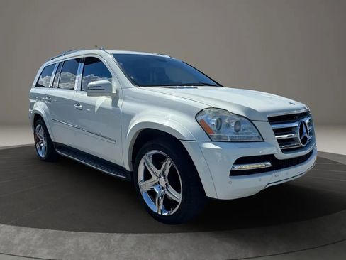 Used 2012 Mercedes-Benz GL 550 4MATIC image 3