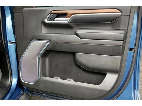 Used 2025 Chevrolet Silverado 3500 High Country w/ Technology Package image 24