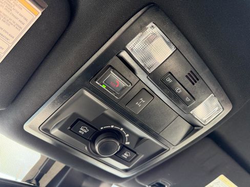 Used 2020 Toyota Tacoma TRD Off-Road w/ Technology Package image 15