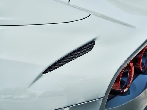 Used 2023 Ferrari 812 GTS RWD image 18
