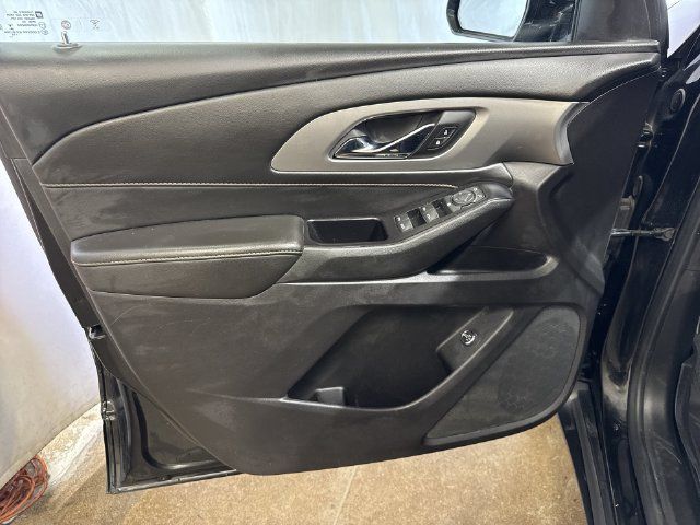 Used 2020 Chevrolet Traverse LT FWD image 23