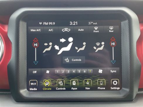 Used 2022 Jeep Gladiator Rubicon w/ Cold Weather Group image 17