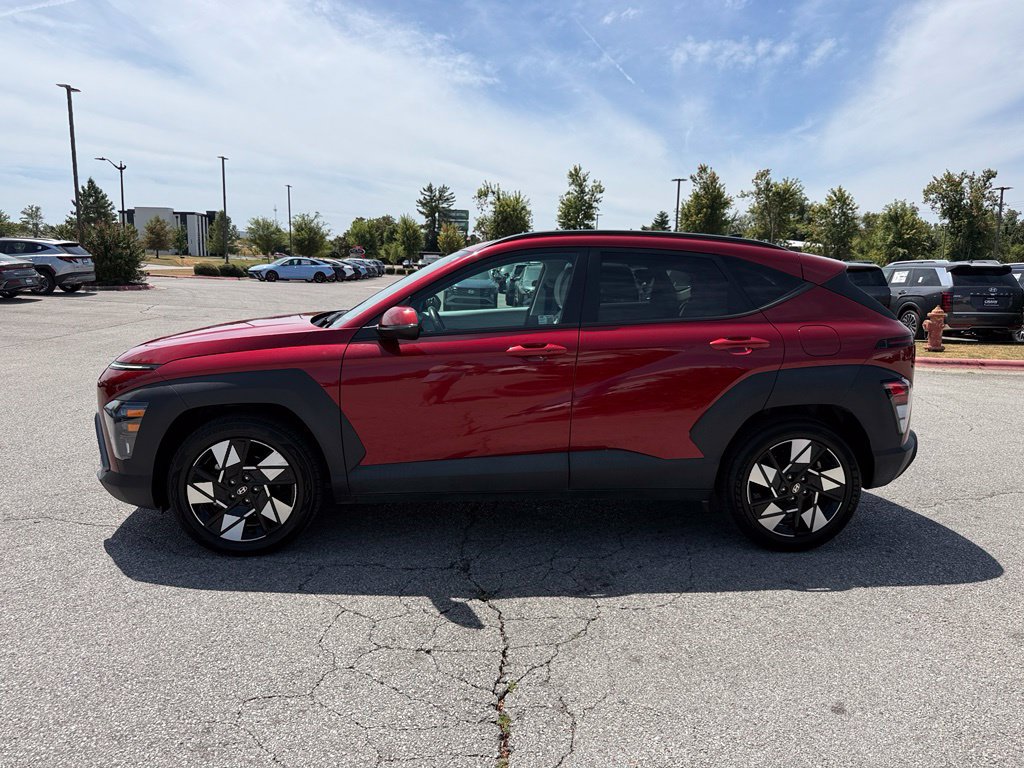 Used 2025 Hyundai Kona SEL FWD image 4