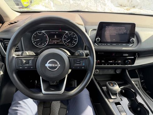 Used 2023 Nissan Rogue SV image 14