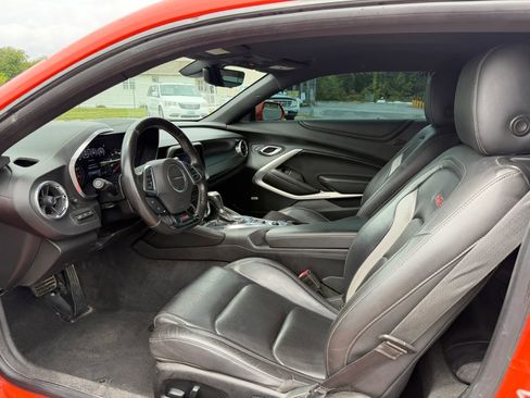 Used 2019 Chevrolet Camaro SS RWD image 10
