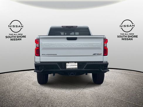Used 2023 Chevrolet Silverado 1500 ZR2 w/ Technology Package AWD/4WD image 6