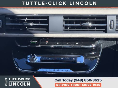 New 2025 Lincoln Corsair Reserve w/ Equipment Group 202A image 13