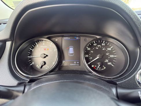 Used 2019 Nissan Rogue SV image 20