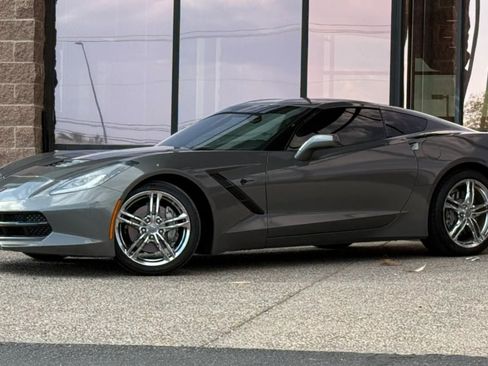 Used 2016 Chevrolet Corvette Stingray Coupe w/ Carbon Flash Badge Package RWD image 4