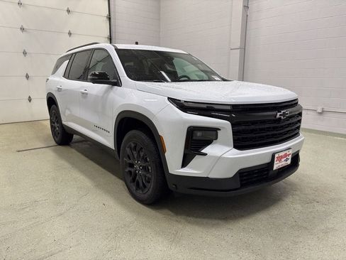 New 2026 Chevrolet Traverse LT w/ Midnight/Sport Edition AWD/4WD image 2