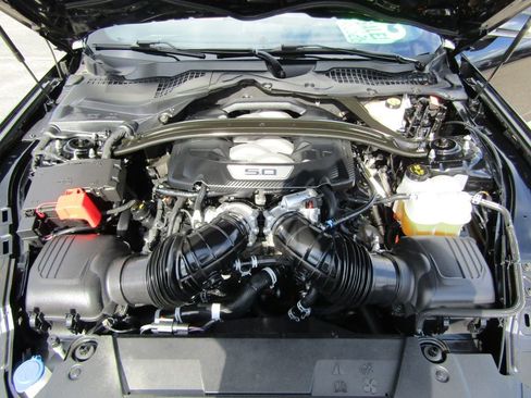 Used 2025 Ford Mustang GT Premium RWD image 4