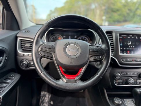 Used 2019 Jeep Cherokee Trailhawk image 44