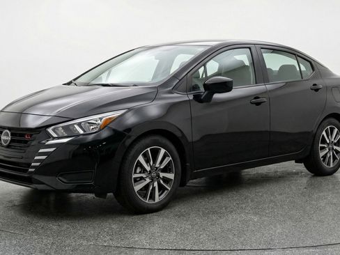 Used 2025 Nissan Versa SV FWD image 3