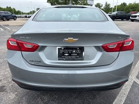 Used 2025 Chevrolet Malibu LT FWD image 3