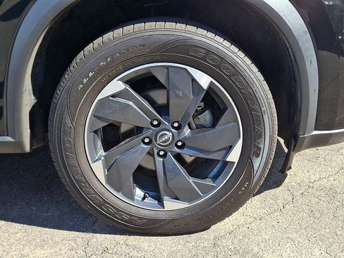 Used 2024 Nissan Rogue SV AWD/4WD image 8