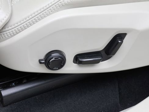 Used 2023 Volvo XC90 B6 Ultimate w/ Protection Package Premier image 31