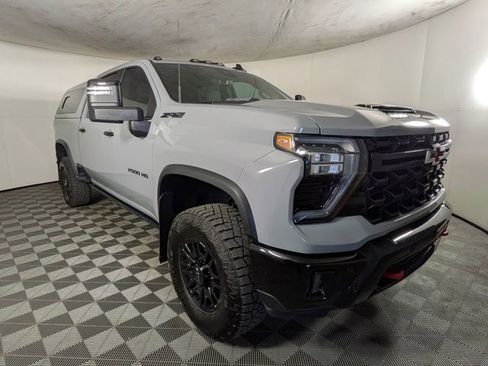 Certified 2025 Chevrolet Silverado 2500 ZR2 w/ Technology Package image 8