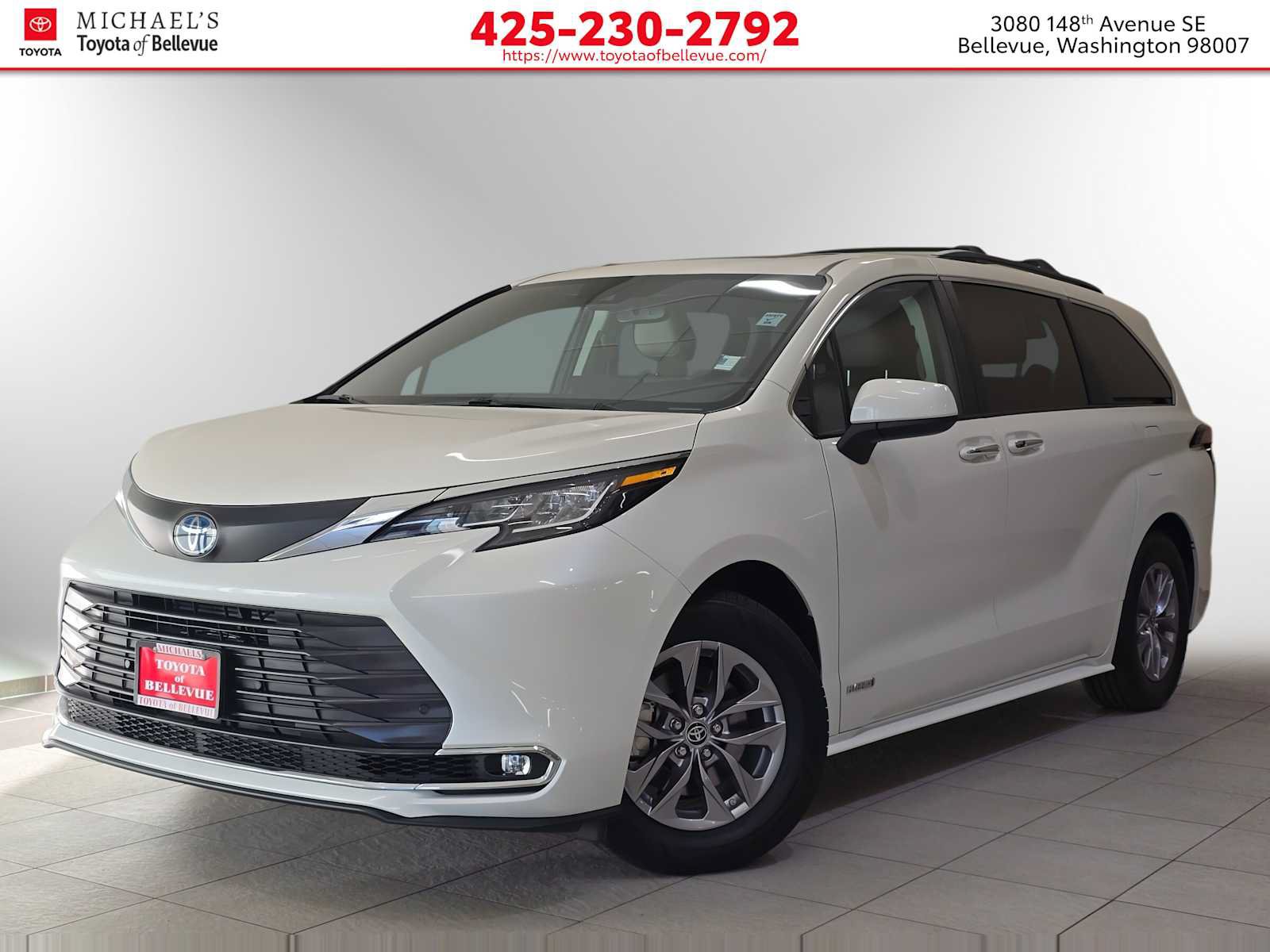 Certified 2021 Toyota Sienna XLE AWD/4WD image 1
