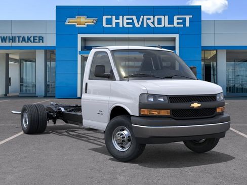 New 2026 Chevrolet Express 3500 w/ Power Convenience Package RWD image 31