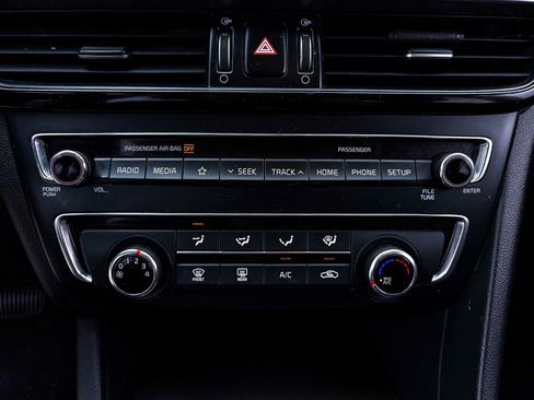 Used 2020 Kia Optima LX image 17