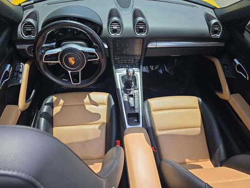 Used 2019 Porsche 718 Boxster RWD image 13