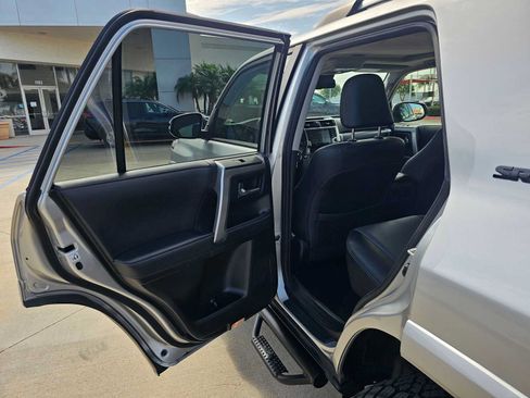 Used 2023 Toyota 4Runner SR5 Premium w/ Moonroof Package RWD image 15