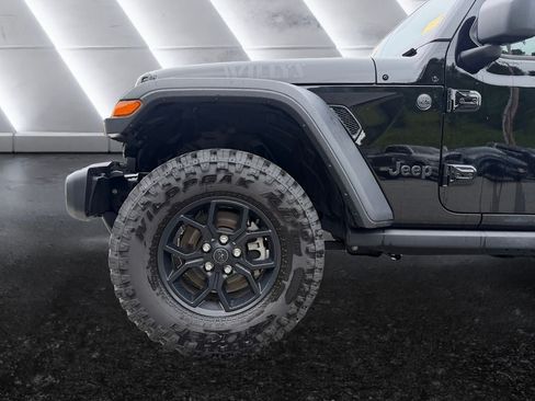 Used 2025 Jeep Wrangler Sport AWD/4WD image 15