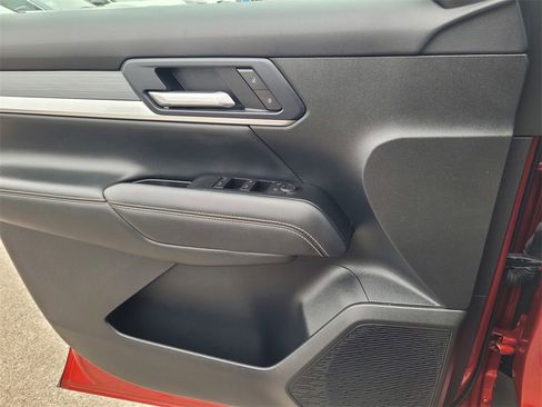 Used 2025 GMC Terrain Elevation image 13