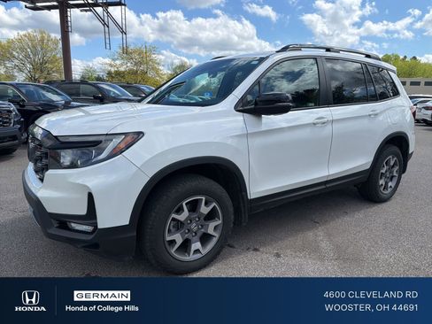 Used 2023 Honda Passport TrailSport image 1