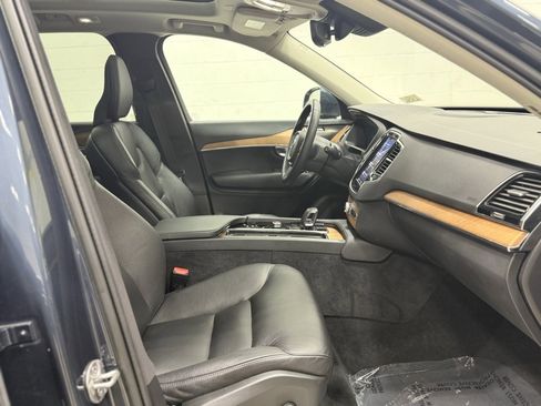 Used 2023 Volvo XC90 B6 Plus image 27