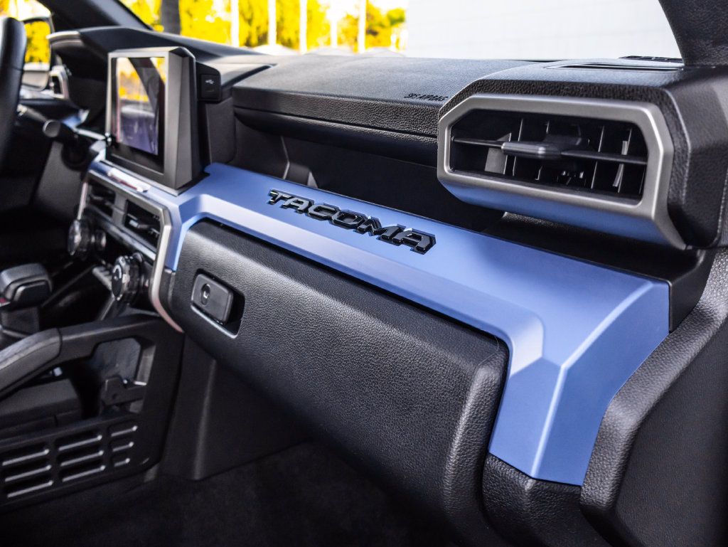 Used 2025 Toyota Tacoma TRD Off-Road AWD/4WD image 23