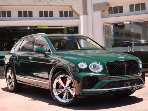 New 2026 Bentley Bentayga Plug-In Hybrid AWD/4WD image 1