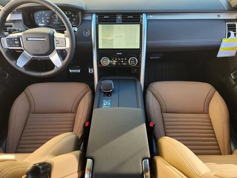 Used 2026 Land Rover Discovery Limited Edition AWD/4WD image 19