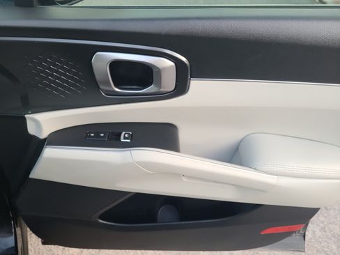 Used 2025 Kia Sorento S w/ Panoramic Sunroof Package FWD image 31