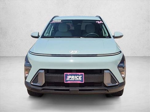 Used 2024 Hyundai Kona SEL AWD/4WD image 2
