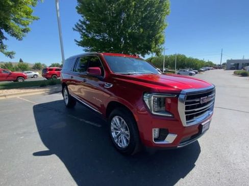 Used 2022 GMC Yukon XL SLT w/ SLT Premium Package AWD/4WD image 2