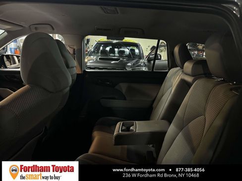 Certified 2024 Toyota Highlander LE AWD/4WD image 12